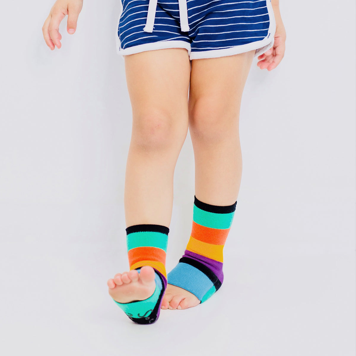 Peekaboo toddler socks - Stripes colourful